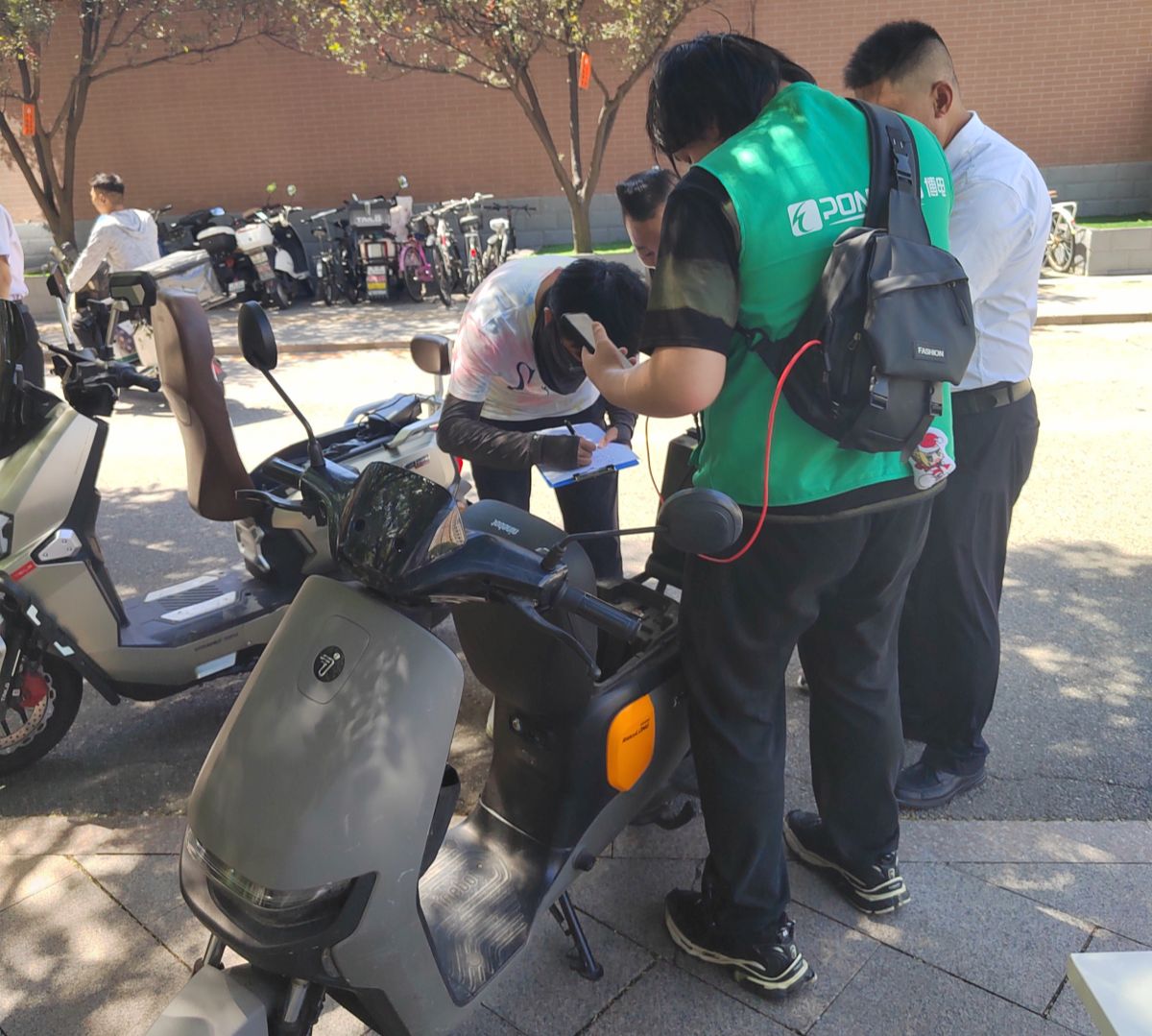 ��չ�綯���г���ؼ�� ��Ȳ����������